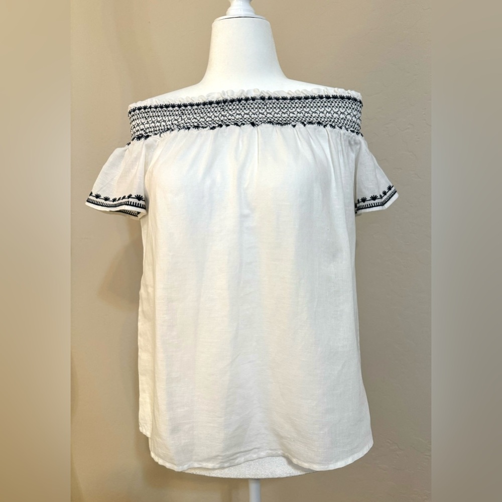 ANN TAYLOR White Linen Ruched Top with Navy Embroidery, Small Cap Sleeve Medium
